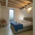 Lario House A *