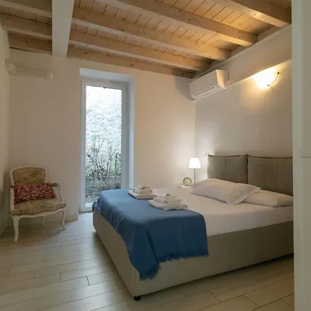 Lario House A *