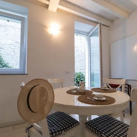 Apartament Welcomely - Lario House A *