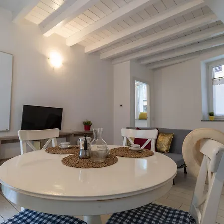 Apartament Welcomely - Lario House A *