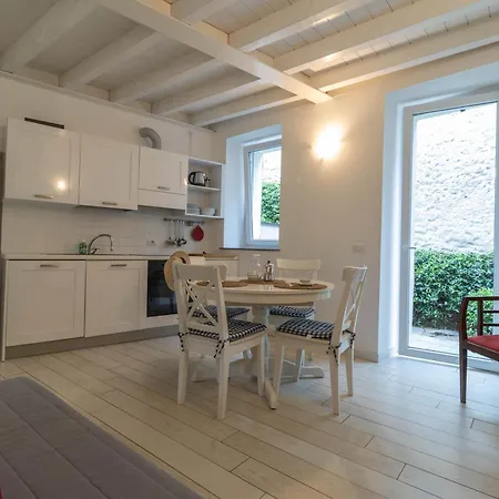 Apartament Welcomely - Lario House A *
